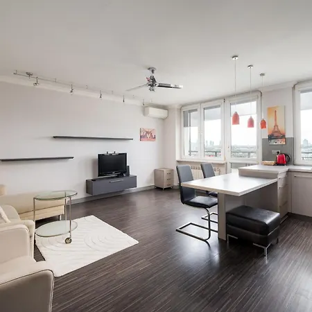 Metro Szwedzka Homely By Bookinghost Appartement Varsovie