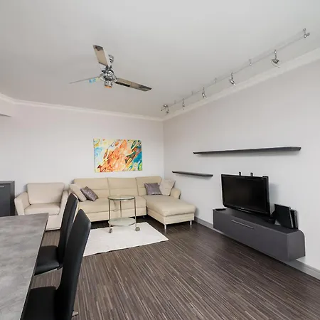 Metro Szwedzka Homely By Bookinghost Apartamento